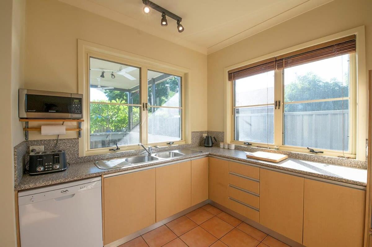 Tranquil Taylor - Two-Storey Cbd Family Home, Bbq Dubbo Exterior photo