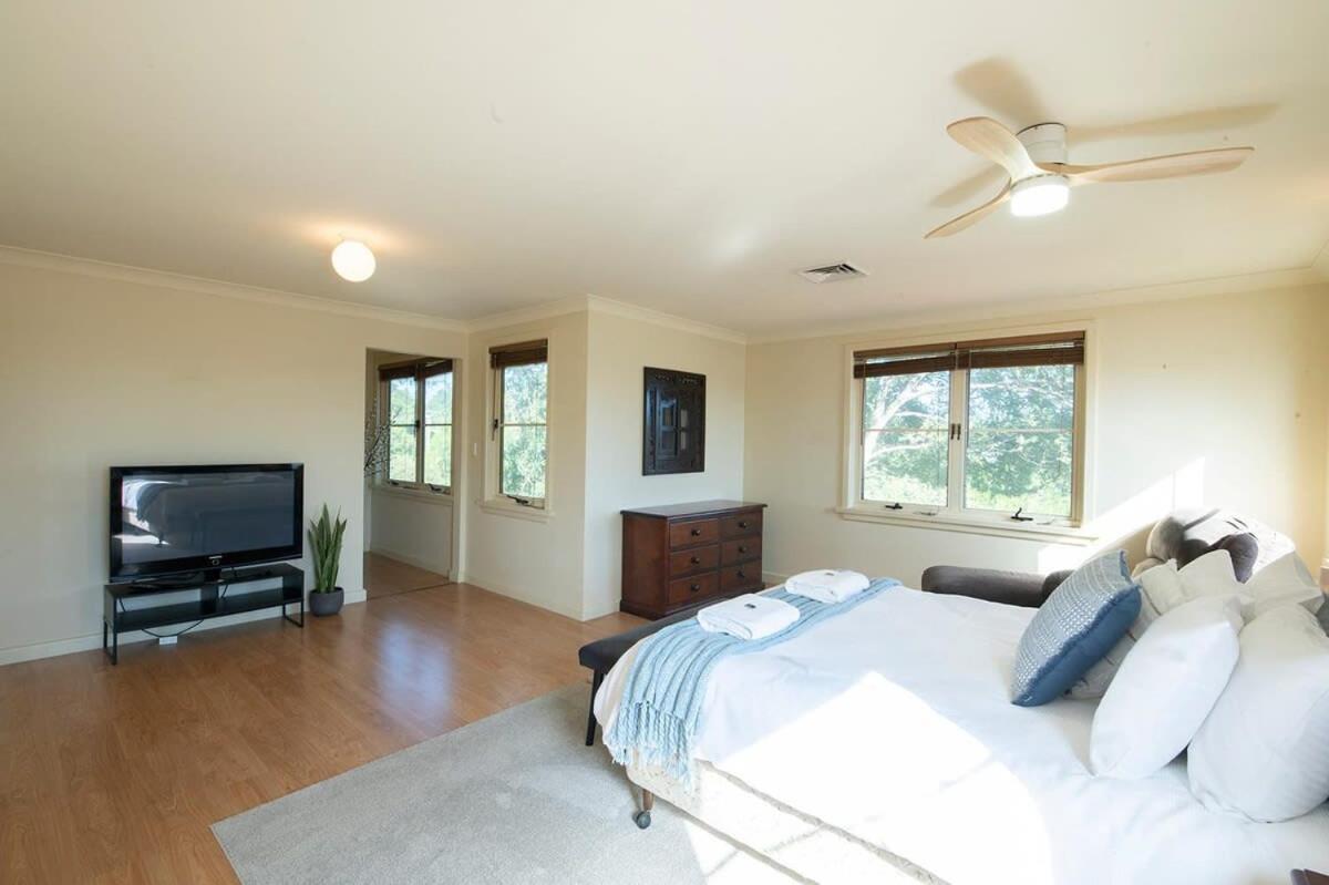 Tranquil Taylor - Two-Storey Cbd Family Home, Bbq Dubbo Exterior photo